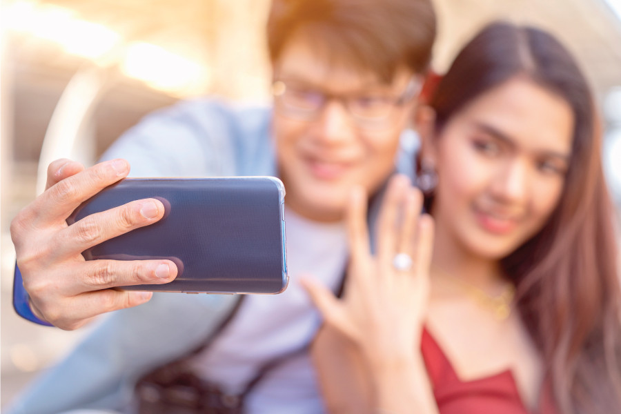 How To Photograph Your Diamond Engagement Ring with Your Smartphone