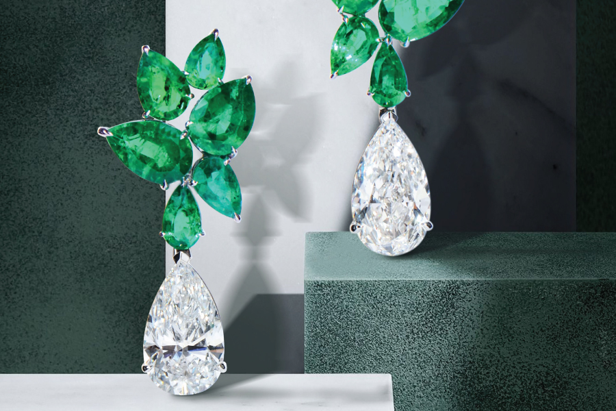 Stunning emerald earrings and diamonds