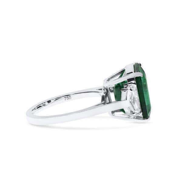 Vivid Green Emerald And Diamond Ring, 8.04 Ct. (8.67 Ct. TW), GRS2022-058015