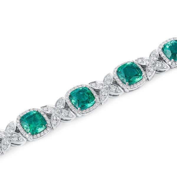 Vivid green emerald and diamond bracelet, 11.27 CT. (14.90 CT. TW), JCBG05491277