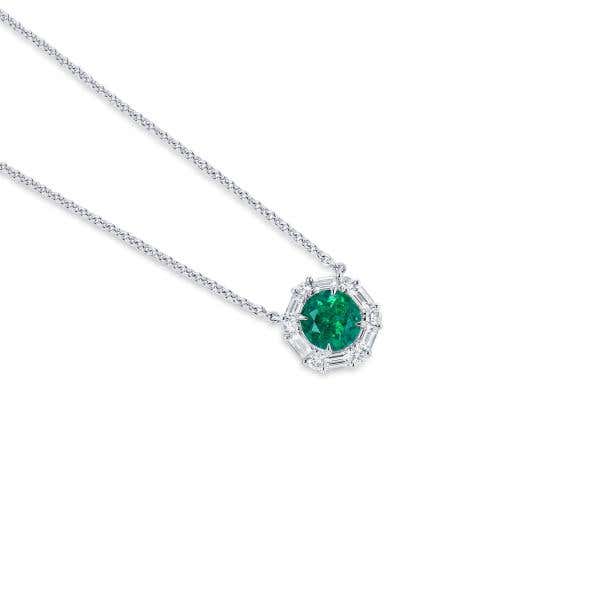 Natural Vivid Green Colombia Emerald Necklace, 0.93 Ct. (1.50 Ct. TW), GRS Certified, GRS2020-128130